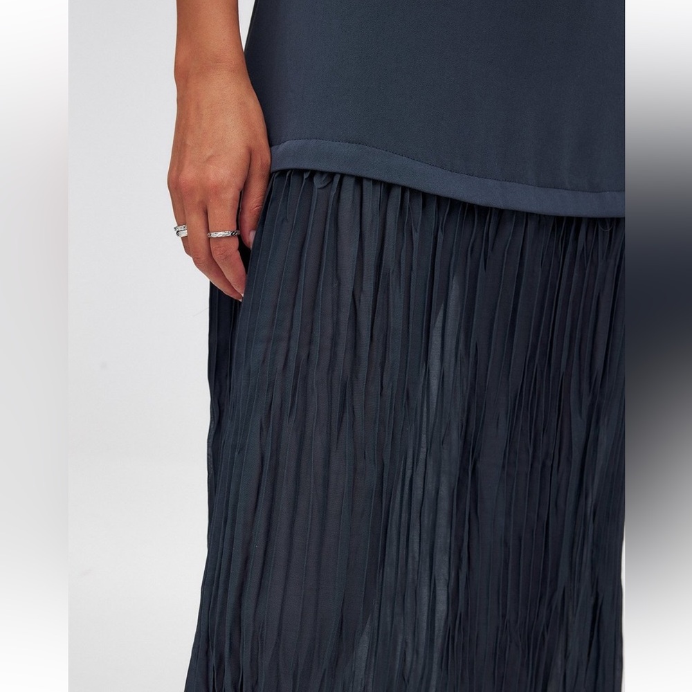 NA-LD Navy dress - Picture 4 of 5